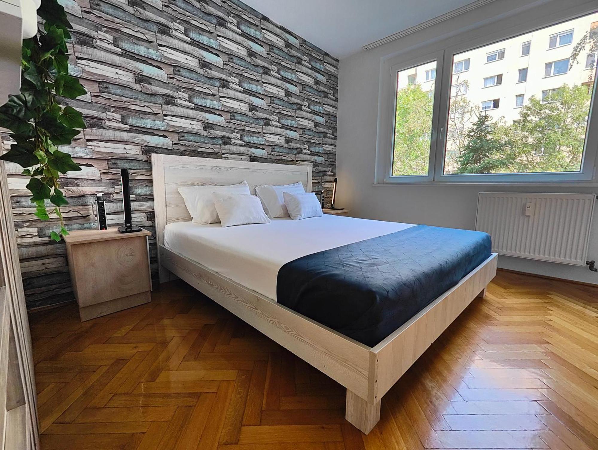 Comfort 14 -- Stylish City Apartment Netflix, Wi-Fi & Parking Мішкольц Екстер'єр фото